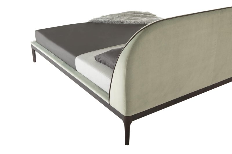 Bernini bed with Velvet fabric by Tonincasa - Image 3