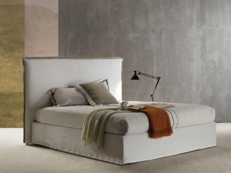 Vela bed with storage box