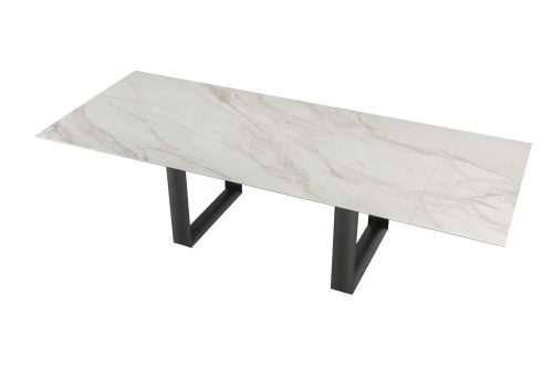 Cube dining table by Tonincasa