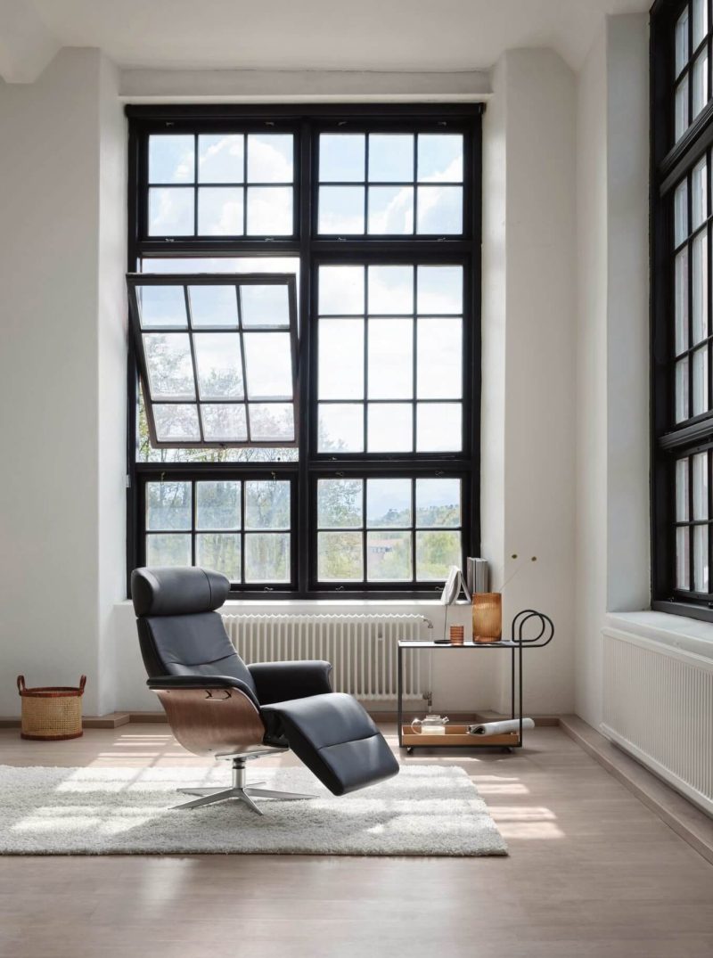 Timeout recliner armchair with footrest by Conform - Image 23
