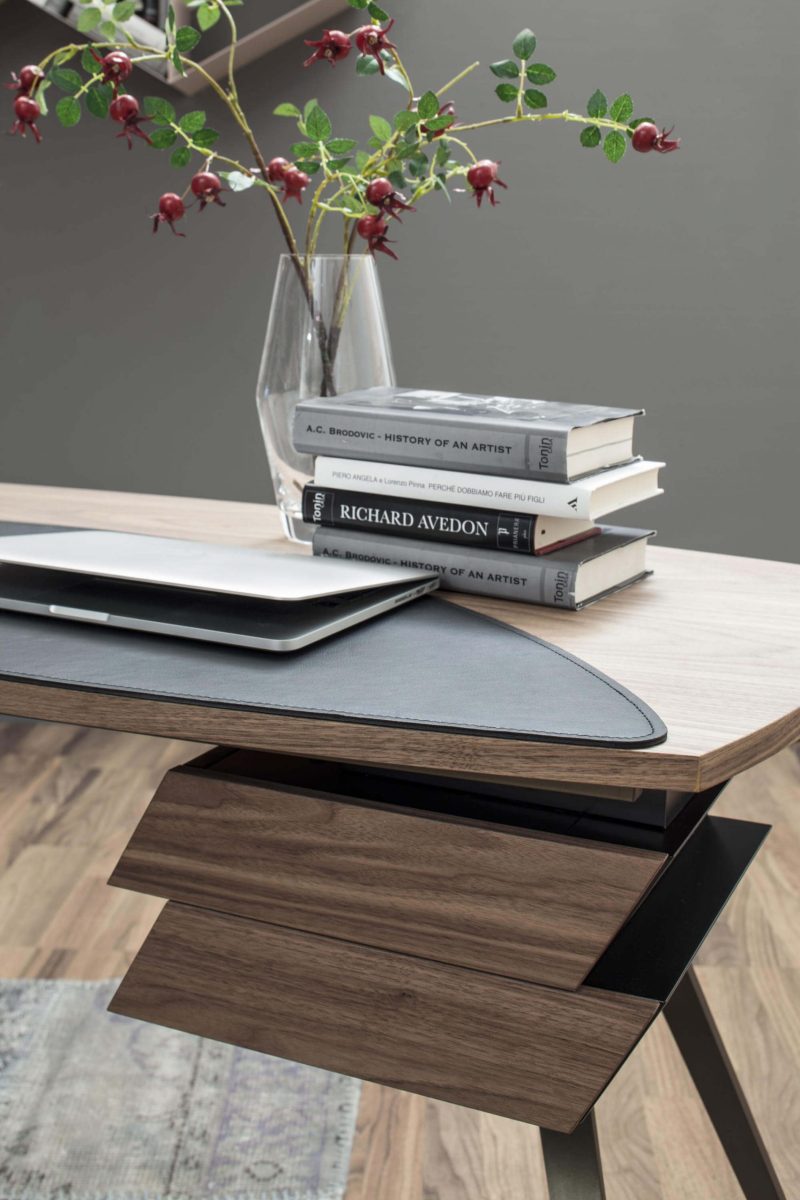 Logos writing desk by Tonincasa - Image 2