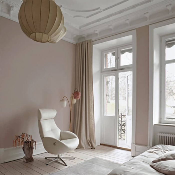 Globe armchair by Conform
