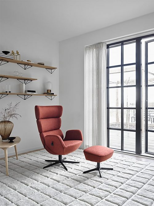 Turtle swivel armchair by Conform