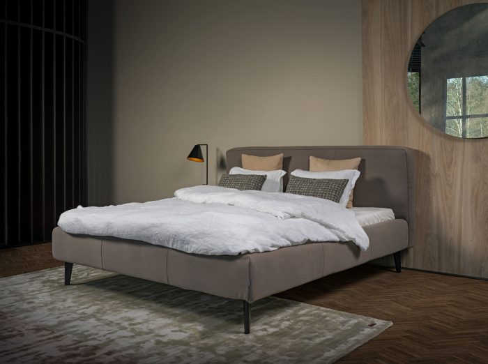 Shabby Bed