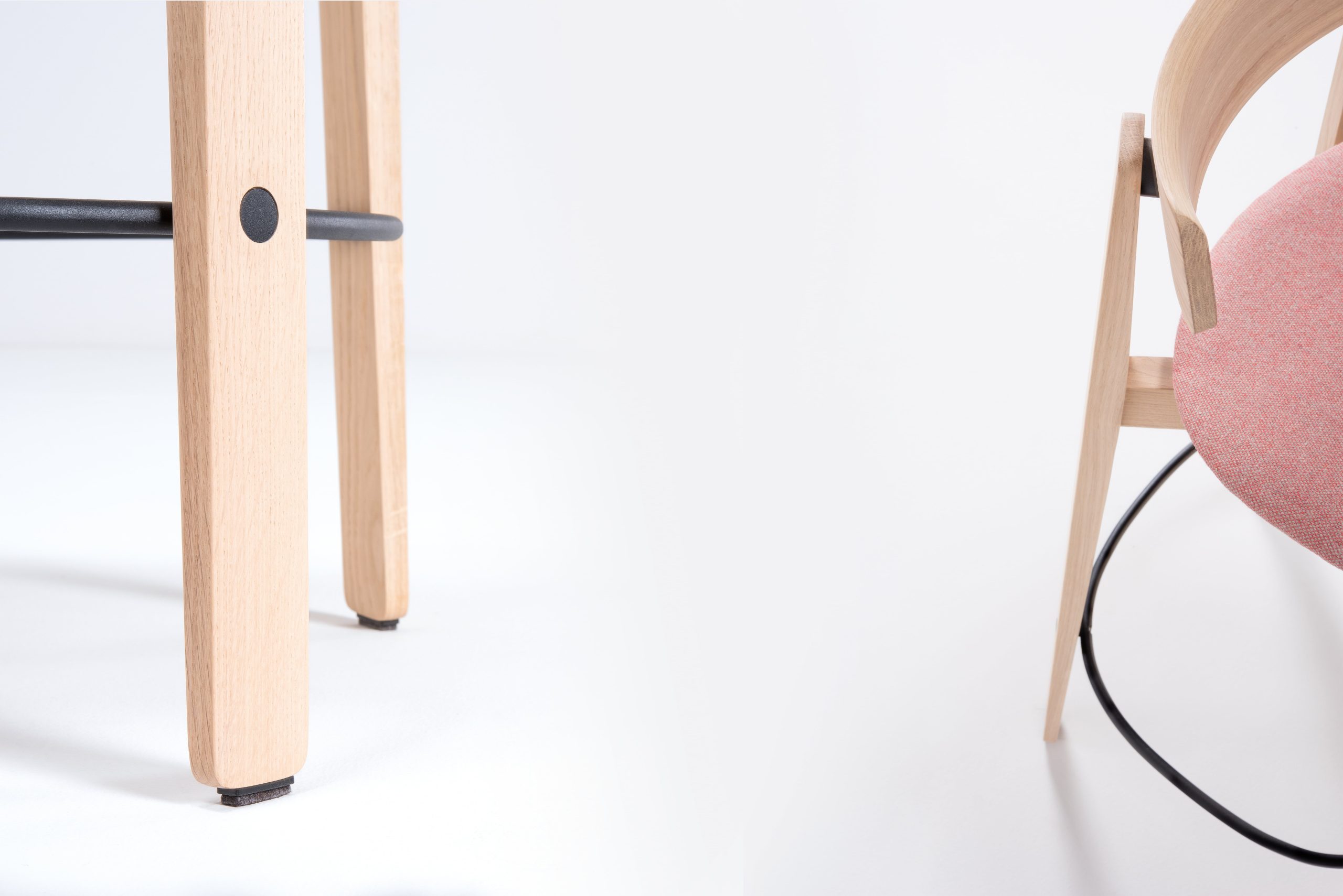 Nora bar chair by Gazzda - Image 4