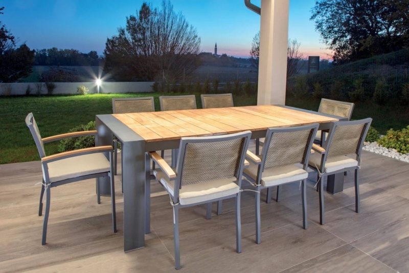 Top extendable outdoor table by Idol - Image 2