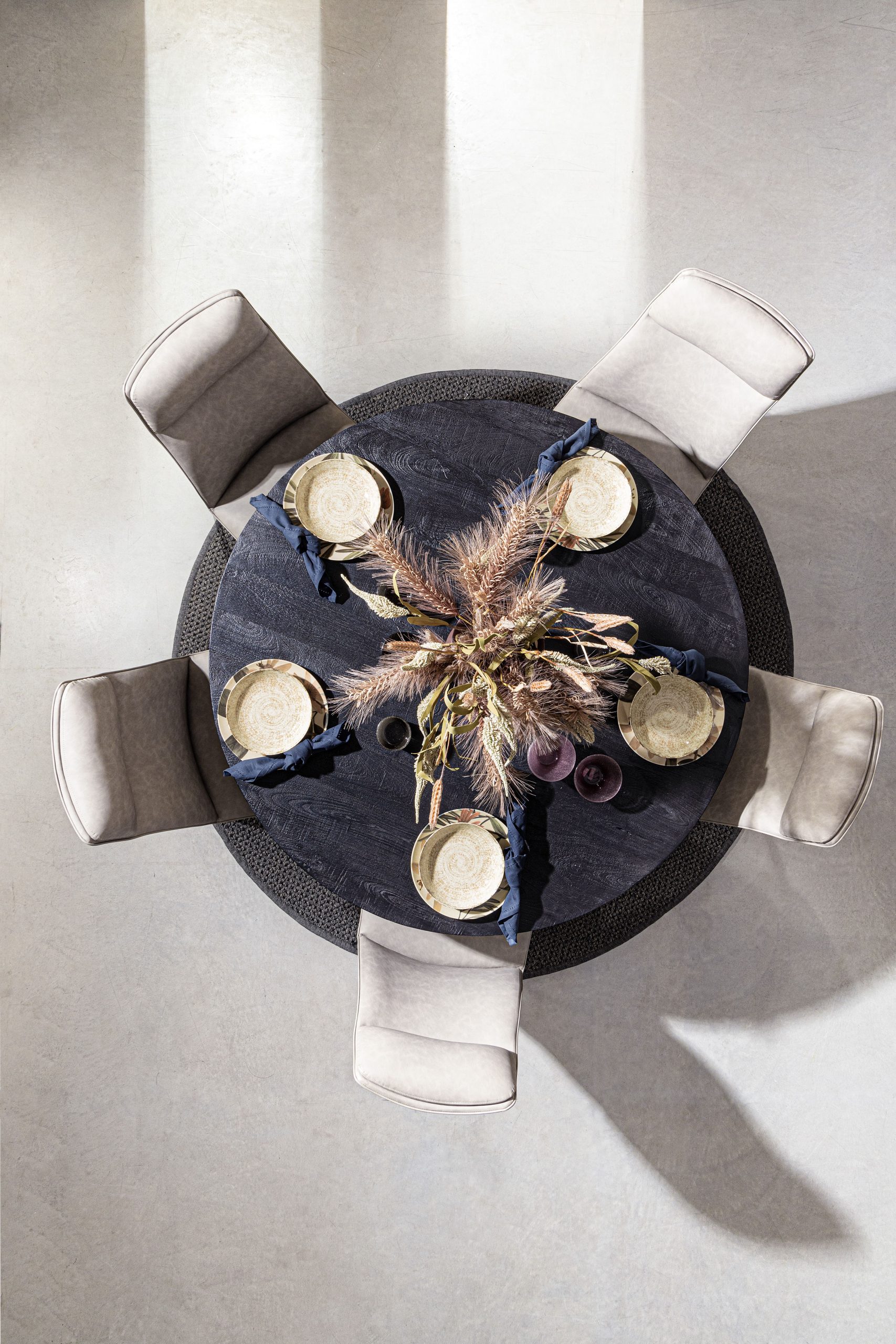 Hastings round dining table by Bizzotto - Image 7