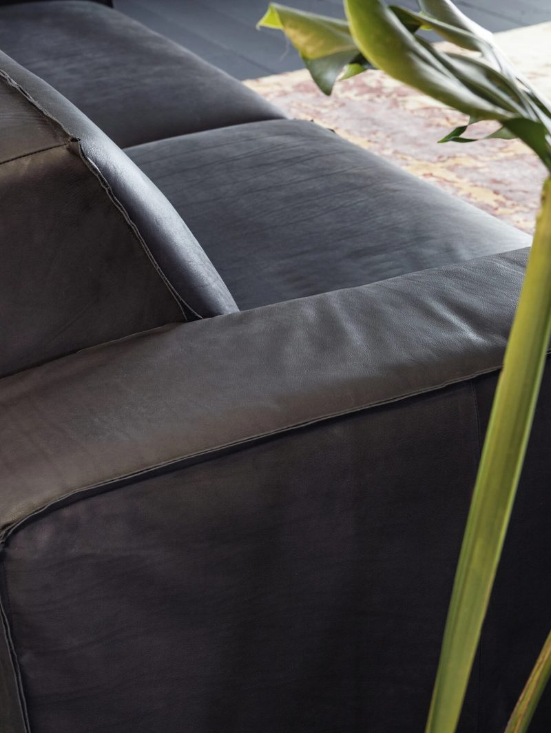 Cambridge leather sofa by Devina Nais - Image 4