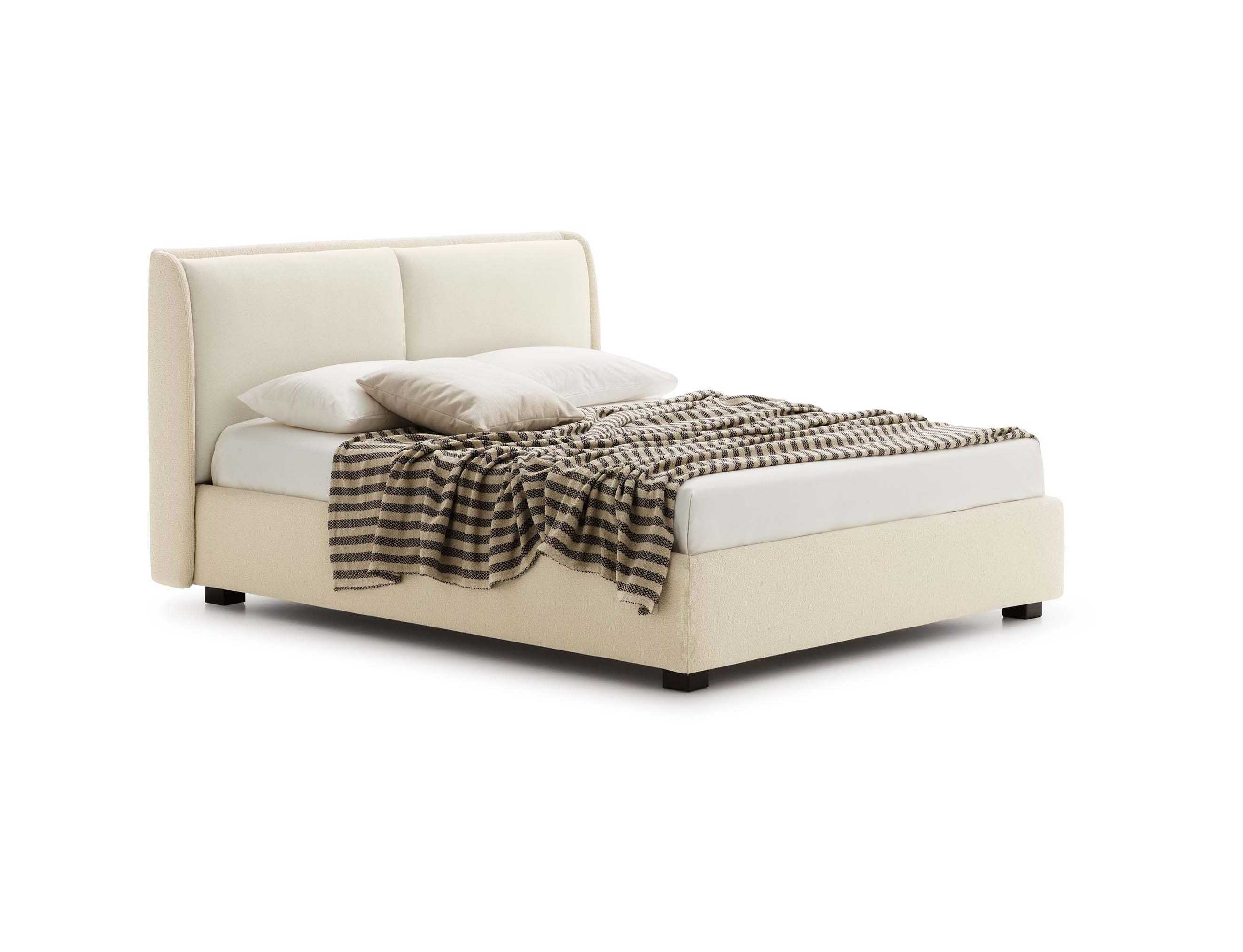 Windsor bed by LeComfort