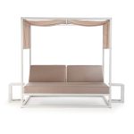Antigua daybed by Idol